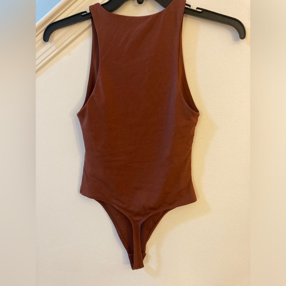 Aritzia Babaton High Neck Bodysuit Size Small - Picture 3 of 7